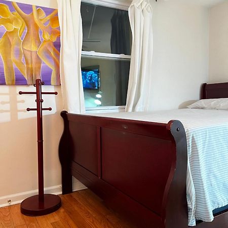 Aloha Homestay Falls Church Exterior foto