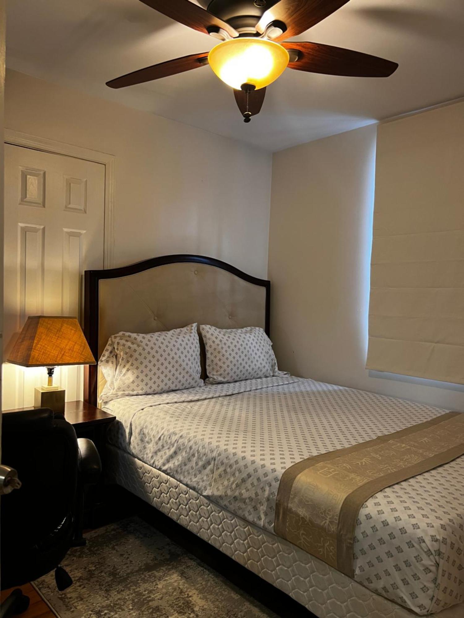 Aloha Homestay Falls Church Exterior foto